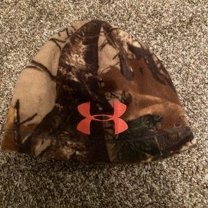 Under armour camo beanie with pink logo